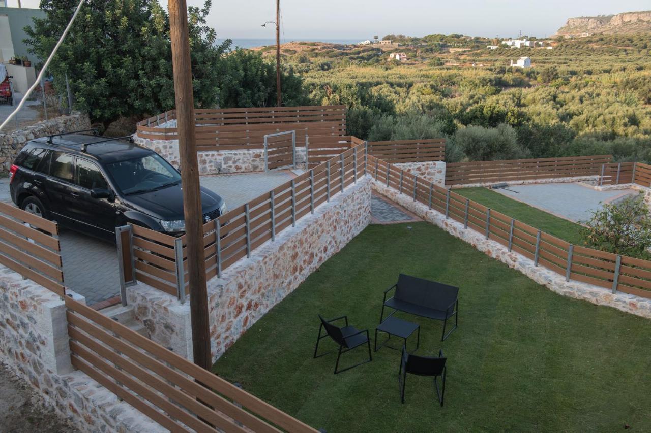 Petrino In * Sissi (Crete)