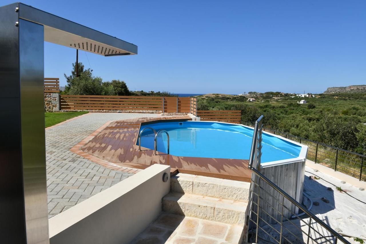 Petrino In * Sissi (Crete)